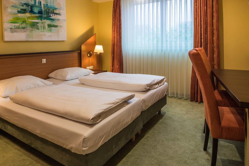 Sperling Mit E-ladestation Hotel 3*